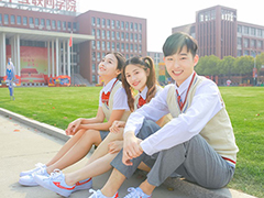 透過(guò)光，來(lái)武漢新華追尋