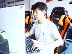 【新生故事】任靜詠：每個少年都有屬于他的電競夢！