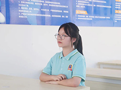 【我來新華上學(xué)啦】管佳雯：心懷夢想，來新華開啟新人生！